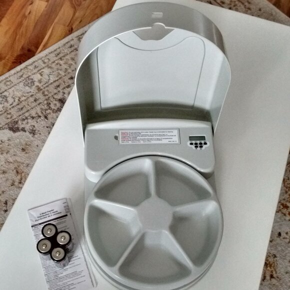 PetSafe 5 Meal Automatic Cat Feeder / Dog Feeder / Pet Feeder - Picture 2 of 10